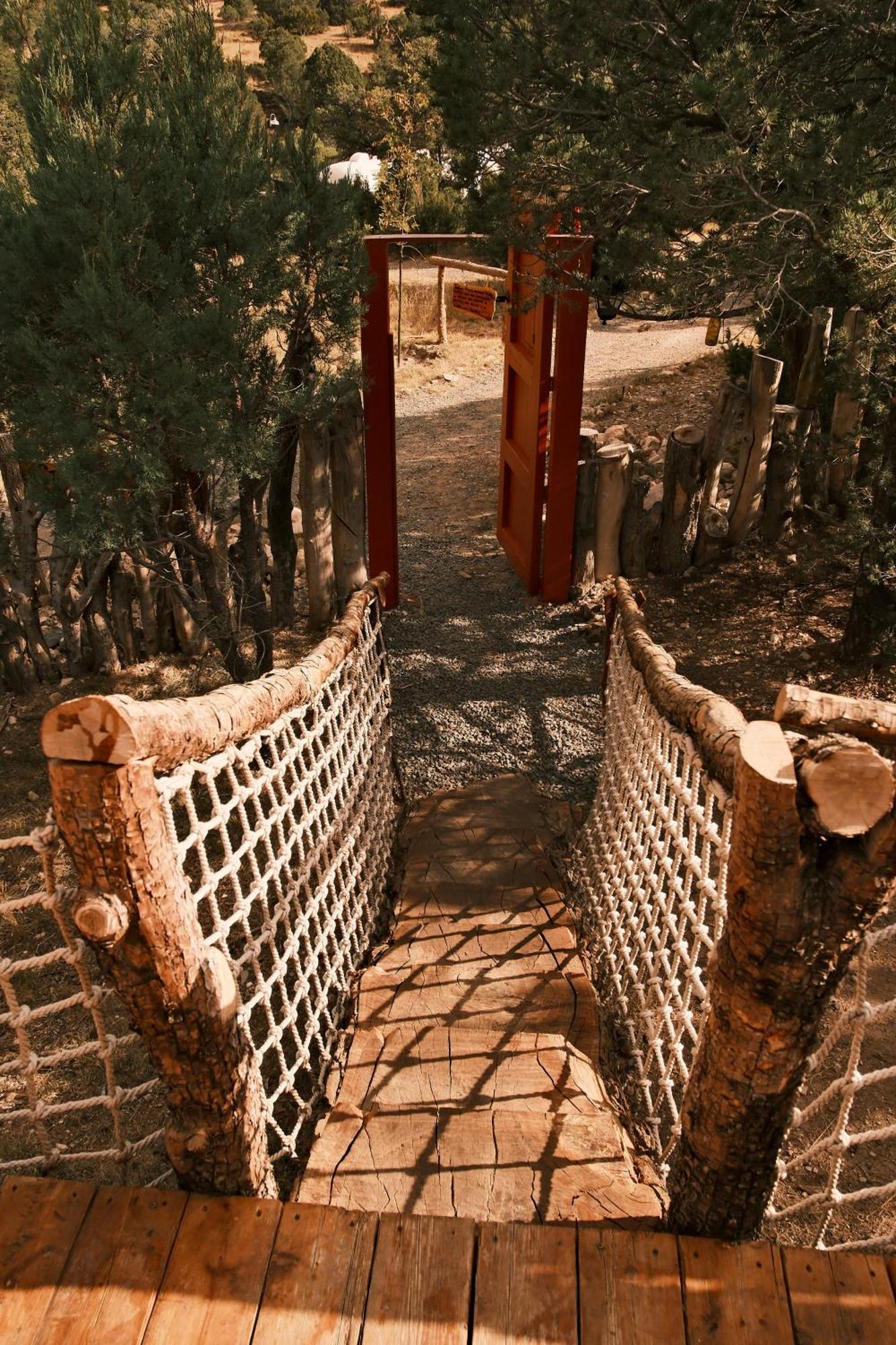 Villa Crows Nest Treehouse At El Mstico Ranch Nogal Exterior foto
